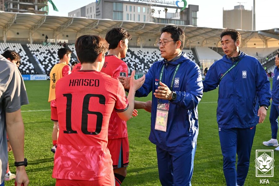 ▲ U-23 아시안컵에서 부진에 따라 이민성 감독은 나고야 아시안게임까지만 팀을 이끌며 금메달 획득이라는 당면 과제에 집중한다. 이를 위해 3월 A매치에는 유럽파를 총동원한 최정예로 국내서 훈련한다. ⓒ 대한축구협회
