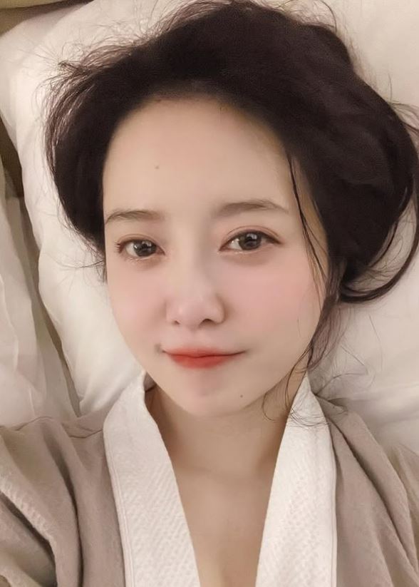 "이번엔 15만 원?" 구혜선 손 거치니 고가 논란→또 판매 1위…방문자 2600% 폭증