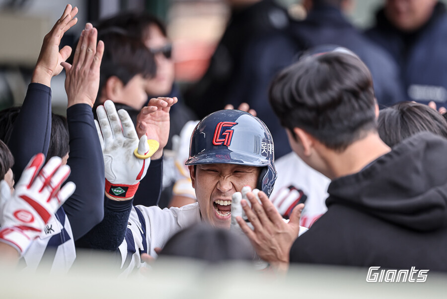 ▲ 유강남 홈런 ⓒ롯데 자이언츠