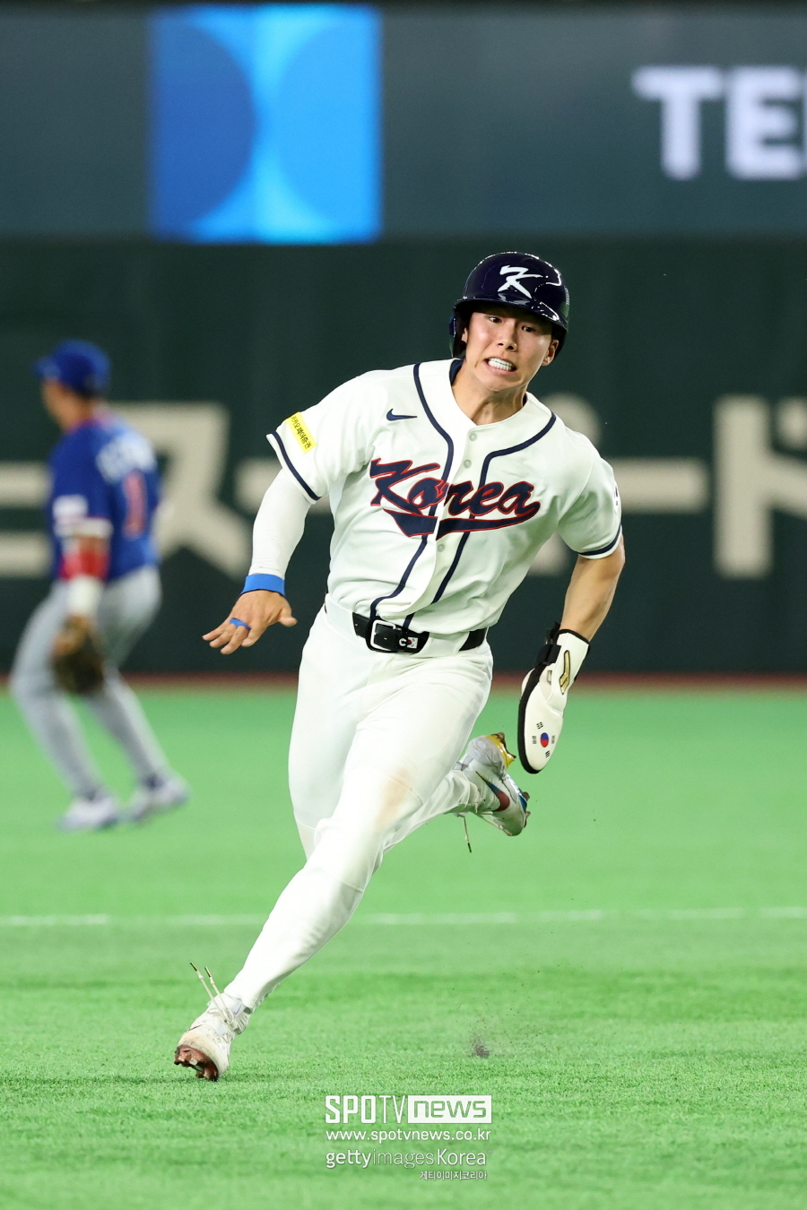 ▲ LA 다저스 한국인 유틸리티 플레이어 김혜성은 2026 월드베이스볼클래식(WBC)에서 4경기에 출전해 타율 .083(12타수 1안타) 1홈런 3타점 1도루로 만족할 만한 성과를 거두지는 못했다. 1라운드 호주와의 경기에서는 왼쪽 손가락에 불편함이 있어 벤치를 지키기도 했다.