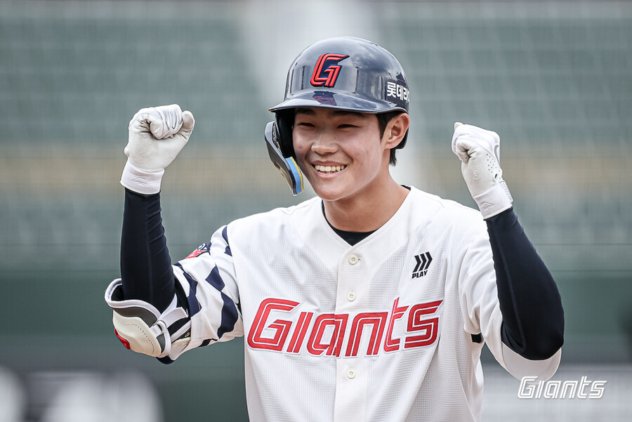 "주전급 성장 가능" 명장이 이렇게 칭찬하다니…롯데 5R 유망주는 지금 "야구가 재밌다"