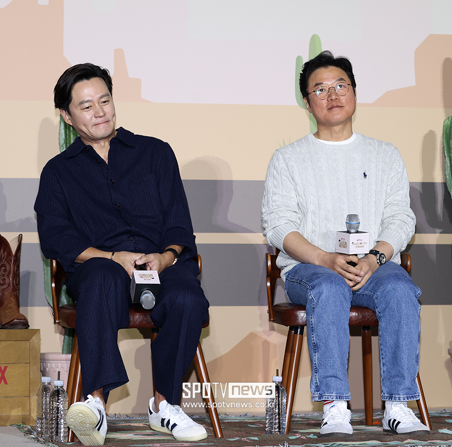 [포토S] 이서진-나영석 PD, '신발도 커플 신발'