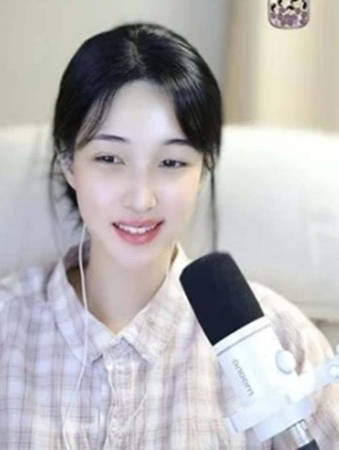 "나 여캠 맞다" '최민환과 이혼' 율희, 당당 새출발…"늬앙스 차이"