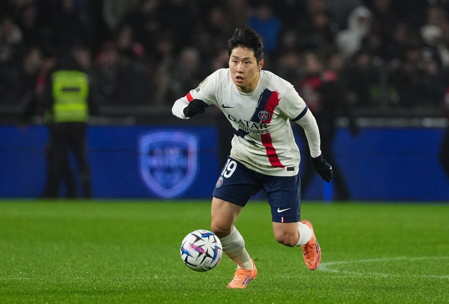 이강인 PSG 향한 '추격자' 분노…"17개 팀이 파리에 맞춰야 하나" 공개 저격→佛축구계 '내전' 양상