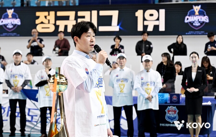 진짜 이상한 도로공사, 챔프전 앞두고 김종민 감독 전격 경질…타 팀에 민폐까지 '황당하네'