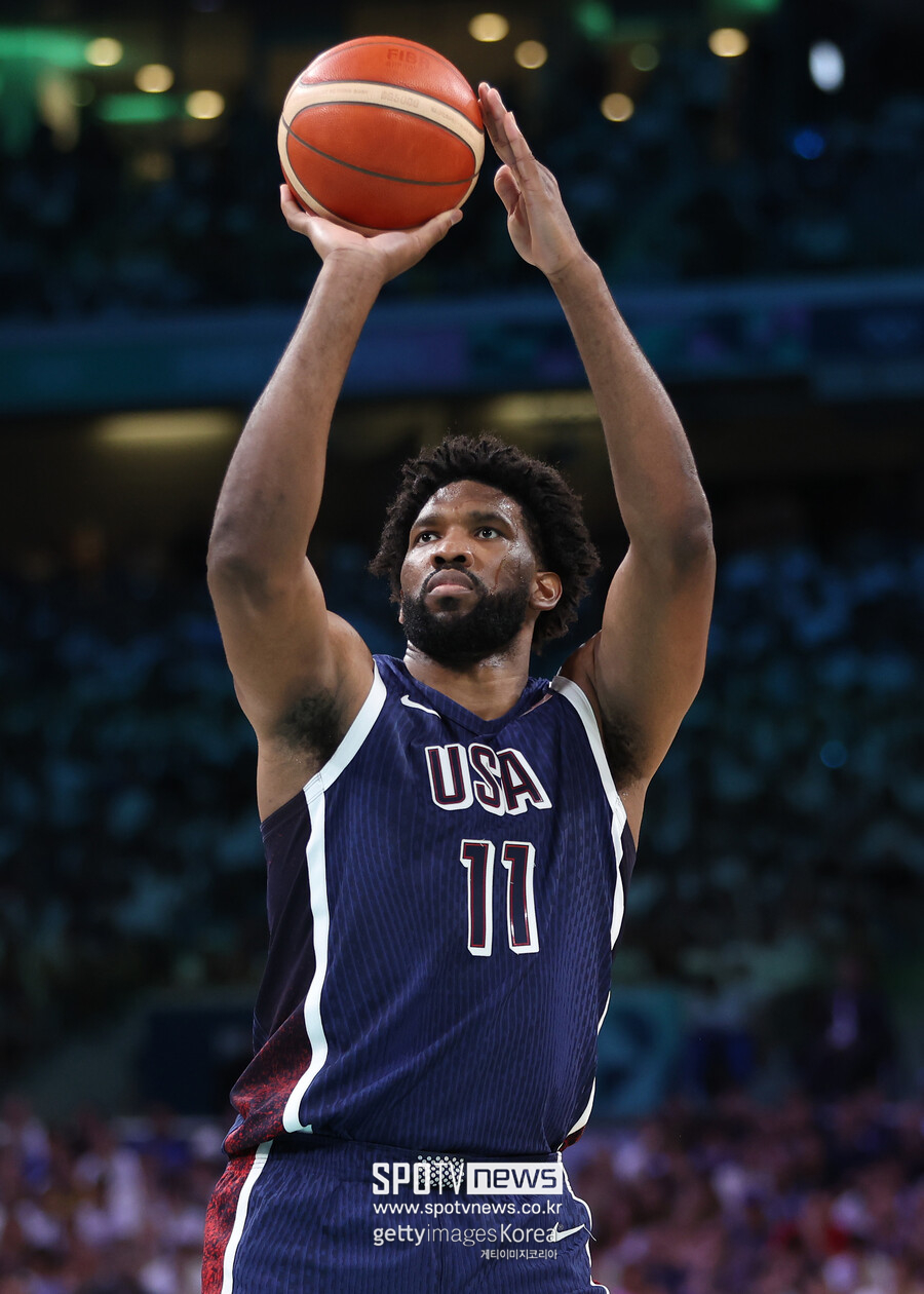 ▲ 필라델피에 세븐티식서스에서 뛰는 '아프리카 출신 NBA 선수' 조엘 엠비드가 연고가 전혀 없어 보이는 피츠버그 파이어리츠 경기 소감을 트위터에 올려 화제가 됐다.