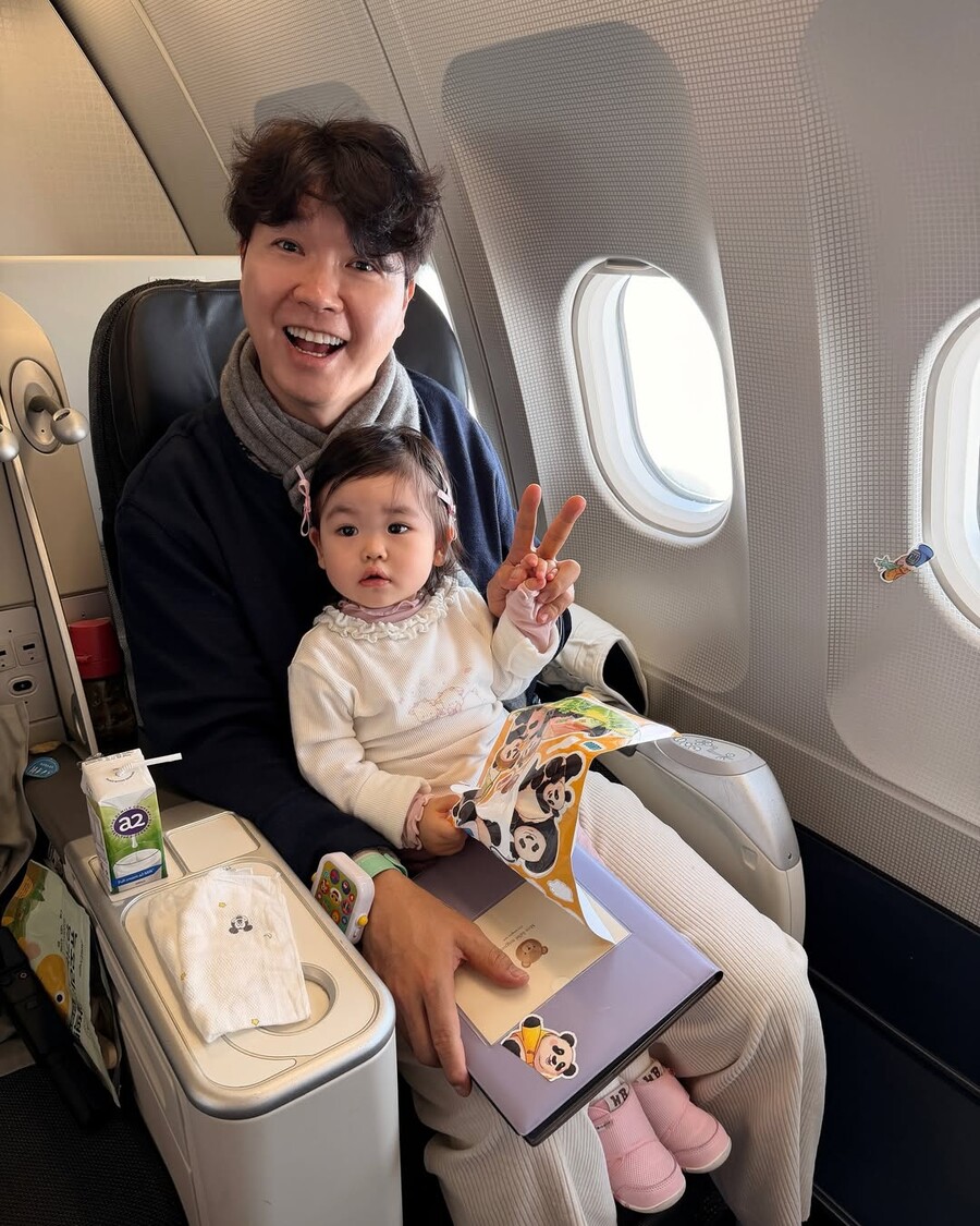 '걸어다니는 기업' 박수홍 딸, 16개월에 비즈니스석 평정…'슈퍼 셀럽 베이비'
