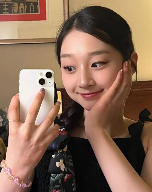 [오피셜] '고작 2008년생' 제2의 김연아, 제대로 일 냈다...세계선수권 첫 출전 신지아, 시니어 데뷔전에서 8위 '쾌거'