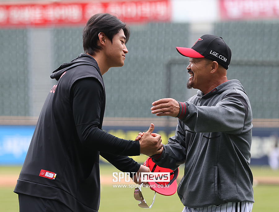 ▲ 김도영 LG 김용일 코치 ⓒ곽혜미 기자
