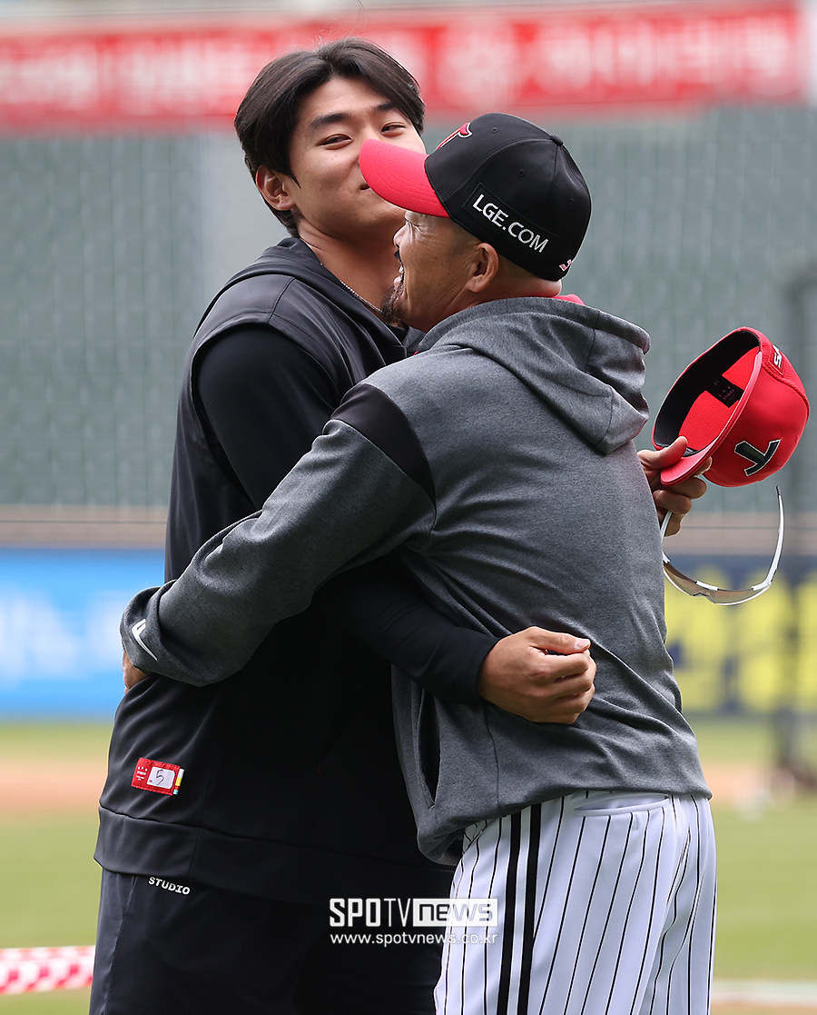 ▲ 김도영 김용일 코치 ⓒ곽혜미 기자