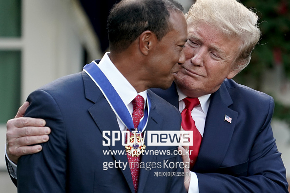 트럼프 대통령 '음주 운전 사고' 타이거 우즈 옹호하지만...손자는 안 맡긴다 "단순 보안 문제 아냐"