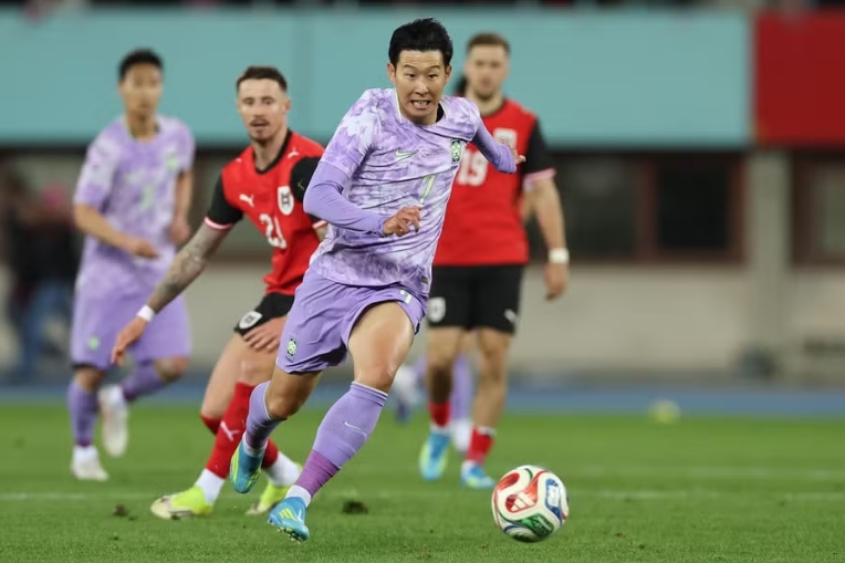 "손흥민·김민재 있는데도 0-4 의문" 체코 언론 냉정 평가…韓 40년 월드컵 단골에 '물음표'→"홍명보호 전혀 성공적이지 않다"