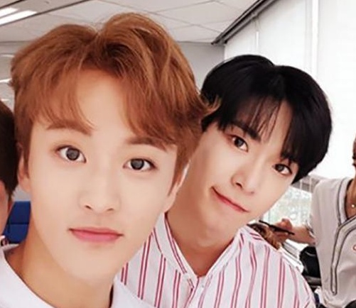 ▲ 마크(왼쪽)와 도영. 출처|NCT127 공식 인스타그램
