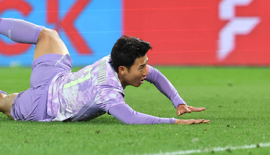 [오피셜] 홍명보호 다녀온 손흥민 ‘몸 상태 100% 아니다’…LAFC 감독 확인 “시즌 초반이라 당연한 일, 시간 지나면 골 넣을 것” 에이징커브 논란 일축