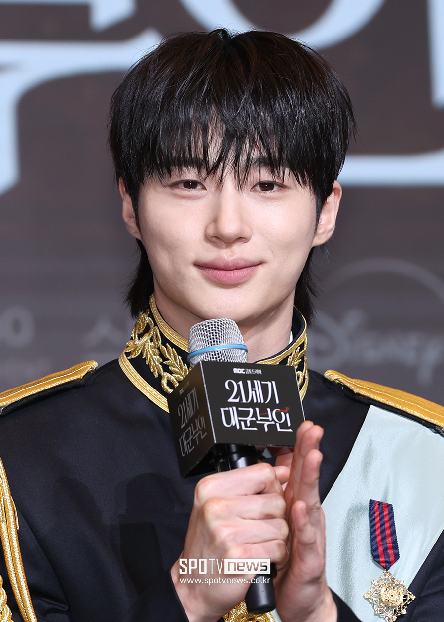 '21세기 대군부인' 변우석 "연기력 우려? 잘해보려고 했는데…최선 다해 노력"