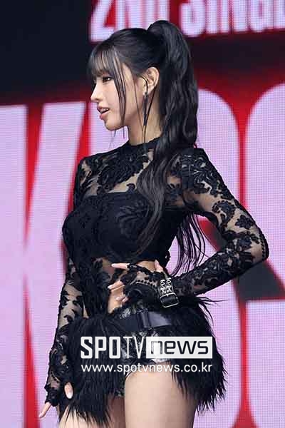 '베이글녀 그 자체' 나띠, 파격 시스루 사이로 아찔한 볼륨감