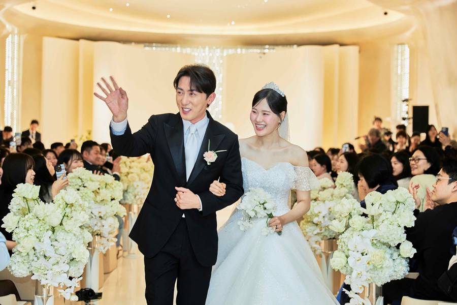 '장기연애' 김원훈X엄지윤, 결혼 하루 만에 이혼했지만…3천만원 기부 선언