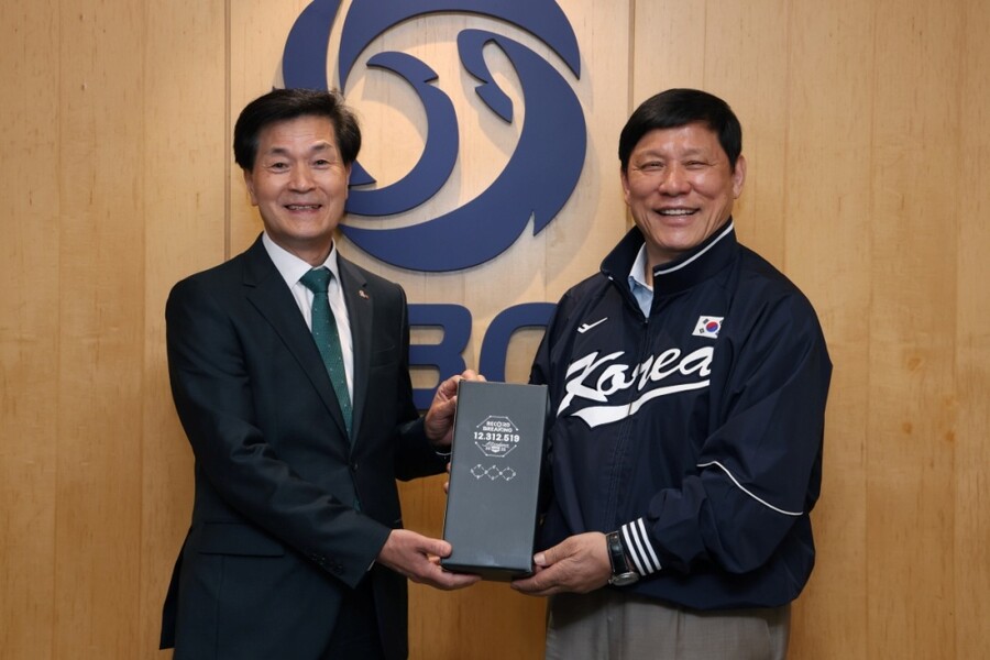 허구연 KBO 총재-안병구 밀양시장, 야구 인프라 활용 방안 논의