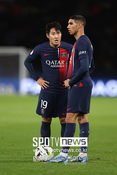 이강인 넌 모를거야…5억 팔로워 ‘왕과 사는 남자’ PSG 슈퍼스타 충격고백 “솔직히 메시와 뛰기 싫었다” 하키미 폭탄발언