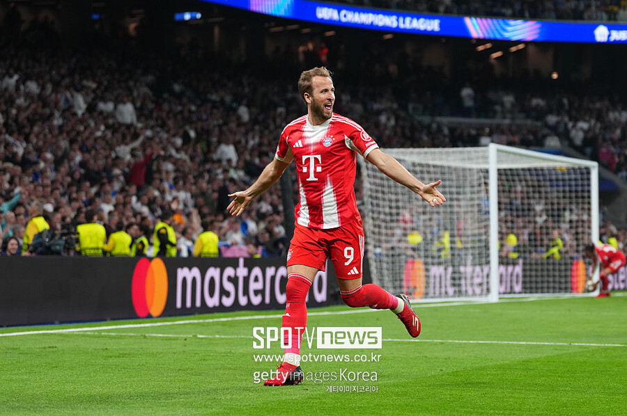 ▲ 적지에서 승전고를 울린 바이에른 뮌헨이 레알 마드리드를 격파하며 기세를 올렸다. 루이스 디아스와 해리 케인이 연달아 상대 골망을 흔들며 승부의 균형을 무너뜨린 반면, 레알 마드리드는 킬리안 음바페가 한 골을 따라붙는 데 그치며 안방에서 패배를 받아들여야 했다. 김민재는 결장했다.