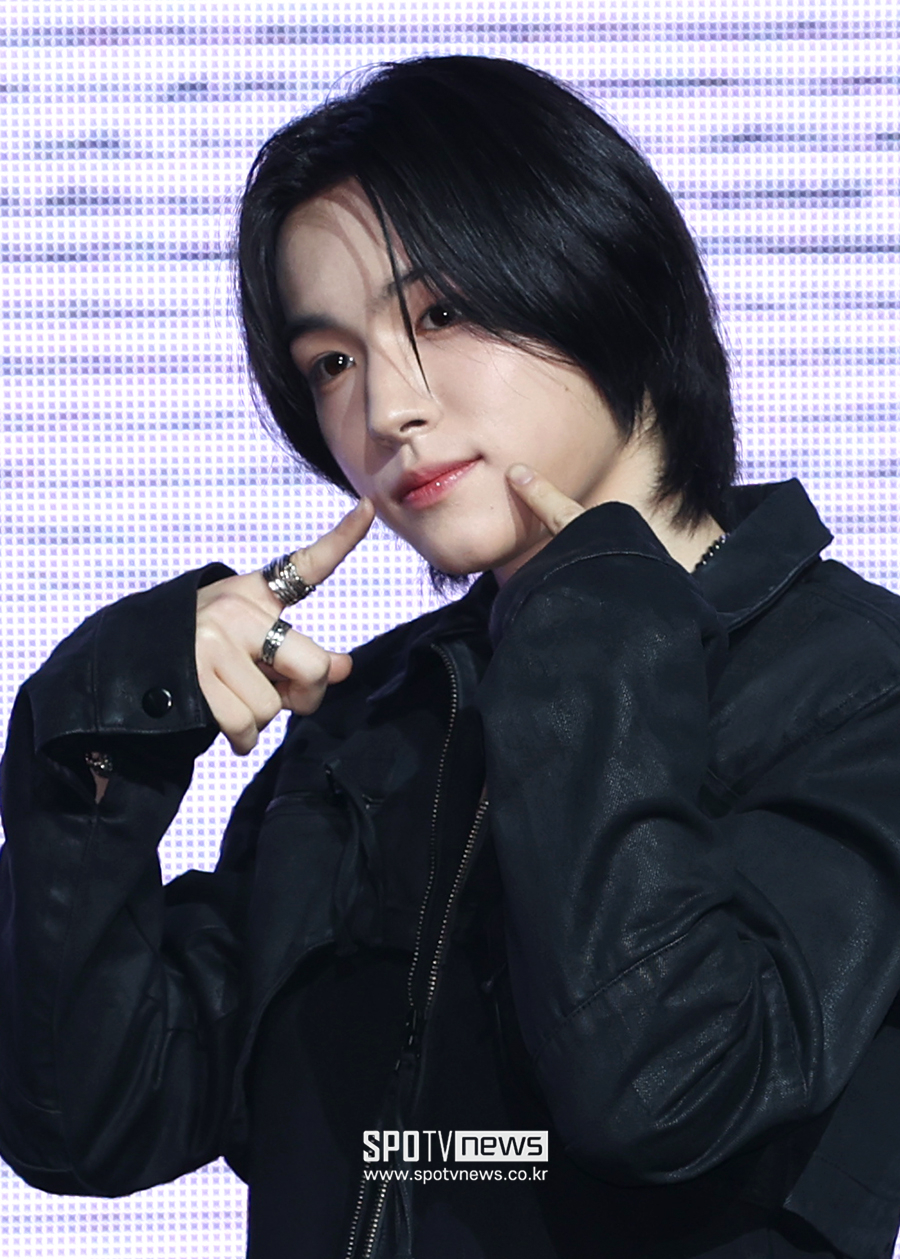[포토S] 키빗업 세나, '볼 콕~'