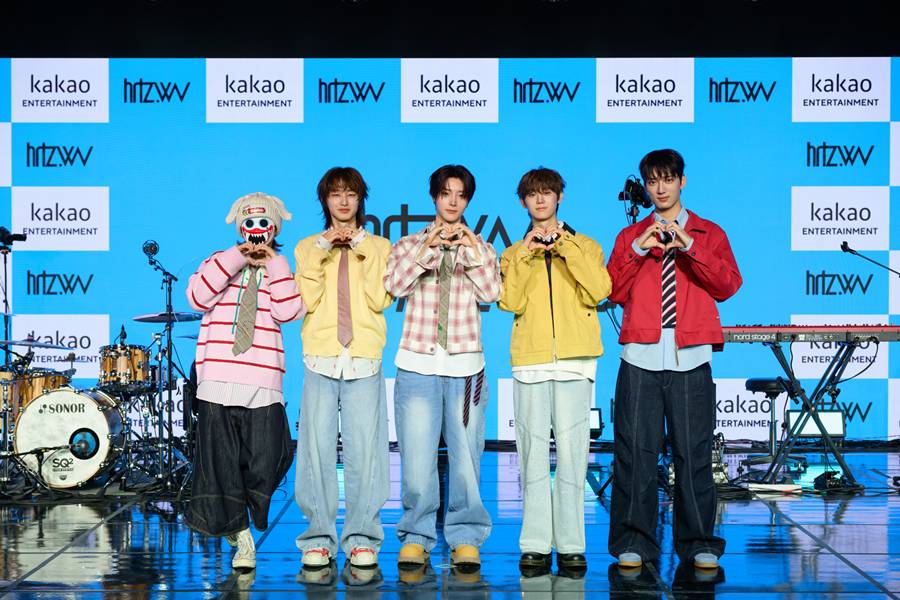 하츠웨이브 "'스틸하트클럽'으로 성장…데뷔할 수 있게 해준 팬들께 감사"