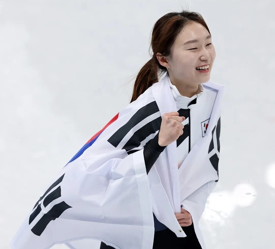 "라스트댄스 1장부터 괴력 질주"…최민정, 서울 세계선수권 '환상 피날레' 보인다→6종목 중 5개 우승 싹쓸이 "배구 여제 조언에 큰힘 얻어"