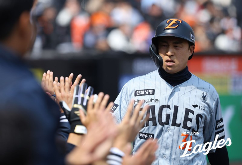 ▲ 손아섭. 한화 이글스가 14일 두산 베어스와 트레이드를 단행했다. 두산에 손아섭을 내주고 투수 이교훈과 현금 1억5000만원을 받았다. 좌완투수 선수층 강화를 위해 이교훈을 영입했다. 손아섭은 두산에서 새출발해 새롭게 기회를 얻을 것으로 보인다. ⓒ한화 이글스