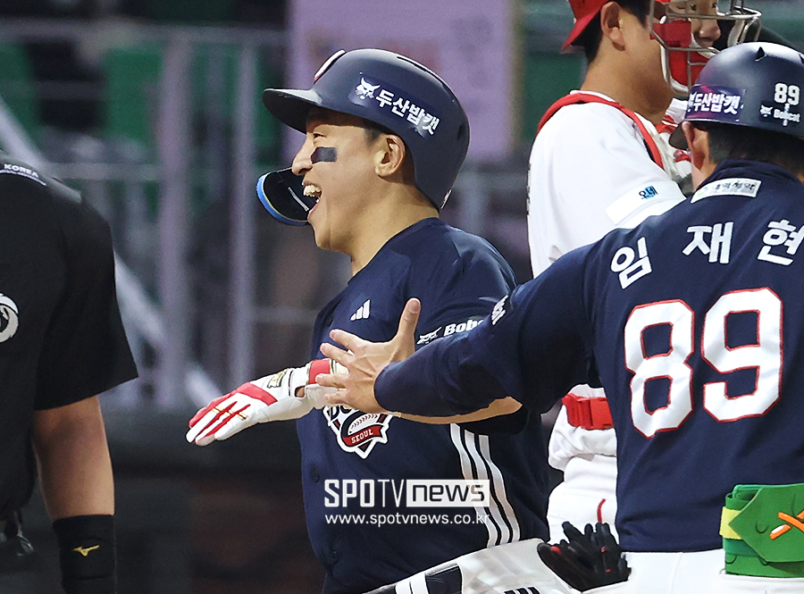 ▲  두산 베어스 손아섭이 14일 인천 SSG랜더스필드에서 열린 2026 신한 SOL KBO리그 SSG 랜더스와의 원정경기에 2번 타자 겸 지명타자로 선발 출전해 시즌 첫 홈런을 때려내고 볼넷 2개를 골라내는 등 맹활약했다. 한화 이글스 소속이었던 손아섭은 14일 오전 두산으로 트레이드됐다. 한화의 2군 퓨처스팀에 머물다 두산 1군 선수단에 합류했다.  ⓒ곽혜미 기자