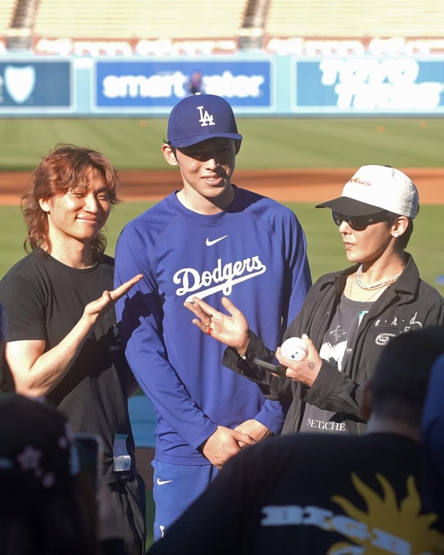 ▲ 왼쪽부터 대성, 사사키 로키, GD. 출처| MLB 공식 인스타그램