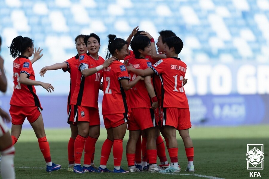 ▲ 신상우호는 내년 브라질에서 열리는 FIFA 여자 월드컵을 대비하고 있다. 개최국에서 미리 뛰어볼 수 있던 이번 원정에서 한국은 브라질과 1차전에서 1-5 패배에 이어 캐나다에도 1-3으로 져 세계 강호와 격차를 확인했다. ⓒ대한축구협회