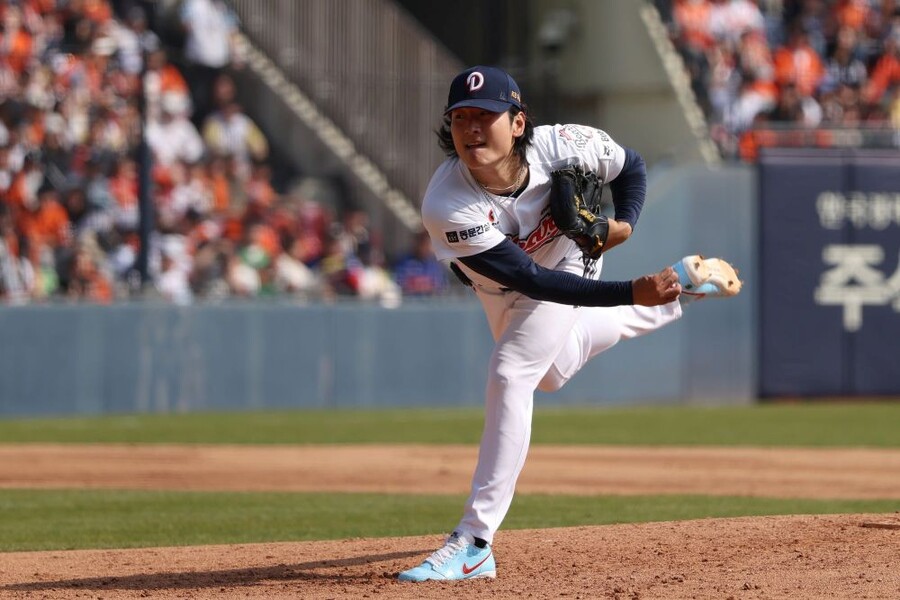 ▲ 곽빈은 100구 이상에도 시속 155km 이상의 빠른 공을 던질 수 있는 리그의 몇 안 되는 재능이다 ⓒ두산베어스