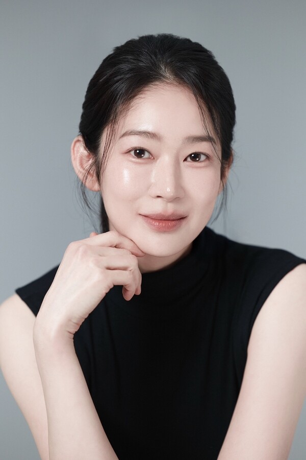 ▲ 새벽엔터테인먼트와 전속계약을 맺은 배우 오혜원. 제공|새벽엔터테인먼트