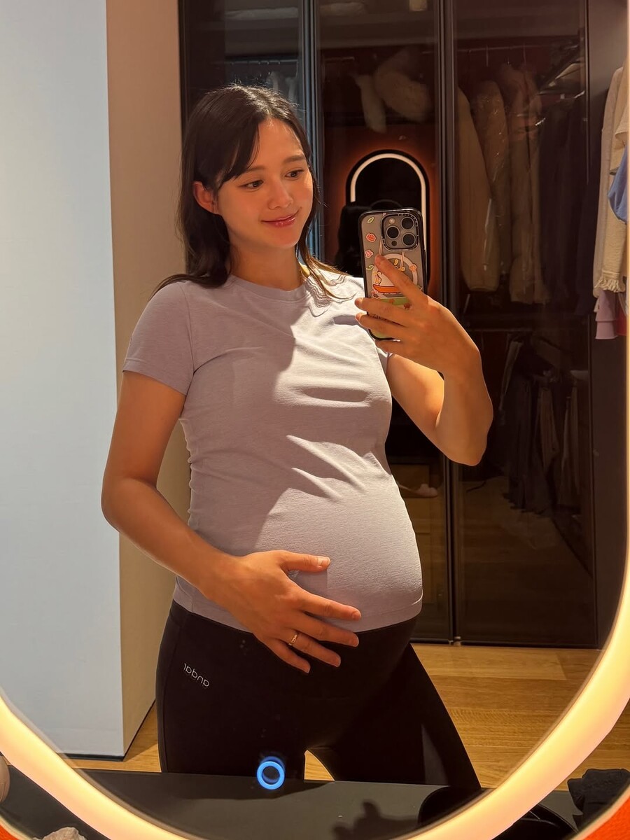 '임신 31주' 남보라, 자연주의 출산 예고…"유도·무통 없이 하고파"