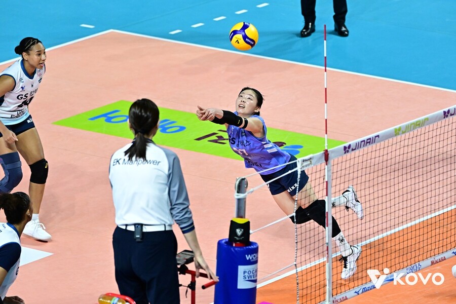 ▲ 여자프로배구 GS칼텍스가 내부 FA 자원이었던 리베로 한수진과 재계약을 맺는 데 성공했다. ⓒKOVO