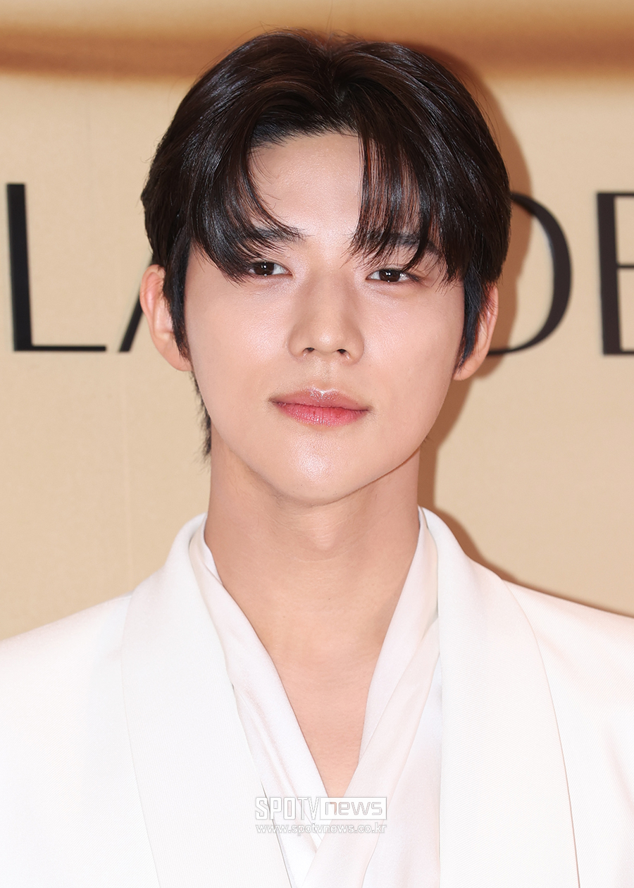 [단독]'대세' 문상민, '담을 넘지 마시오' 주연…신시아와 하이틴 로맨스