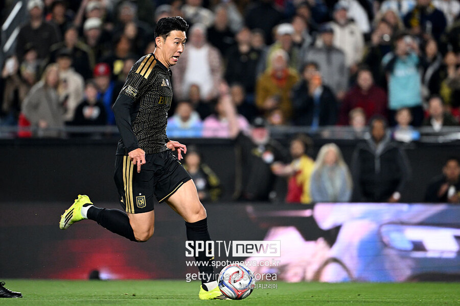 ▲이번 시즌 MLS 8경기에서 손흥민이 단 한 골도 넣지 못했다는 점은 다소 이례적이라는 것을 누구도 부인할 수 없다. 특히 2025시즌 13경기에서 12골을 넣은 것을 고려하면 하루빨리 리그 첫 골을 가동해야 한다.