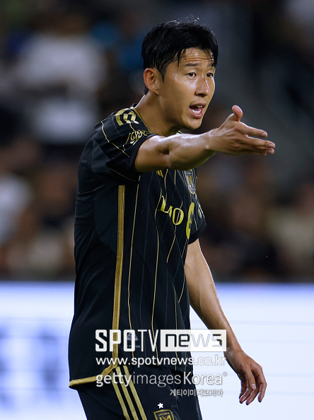 '이례적 상황!' 손흥민 교체 후 불만 폭발 '이해 안 된다' 제스처+아쉬움의 혼잣말까지...LAFC는 3경기 연속 무승