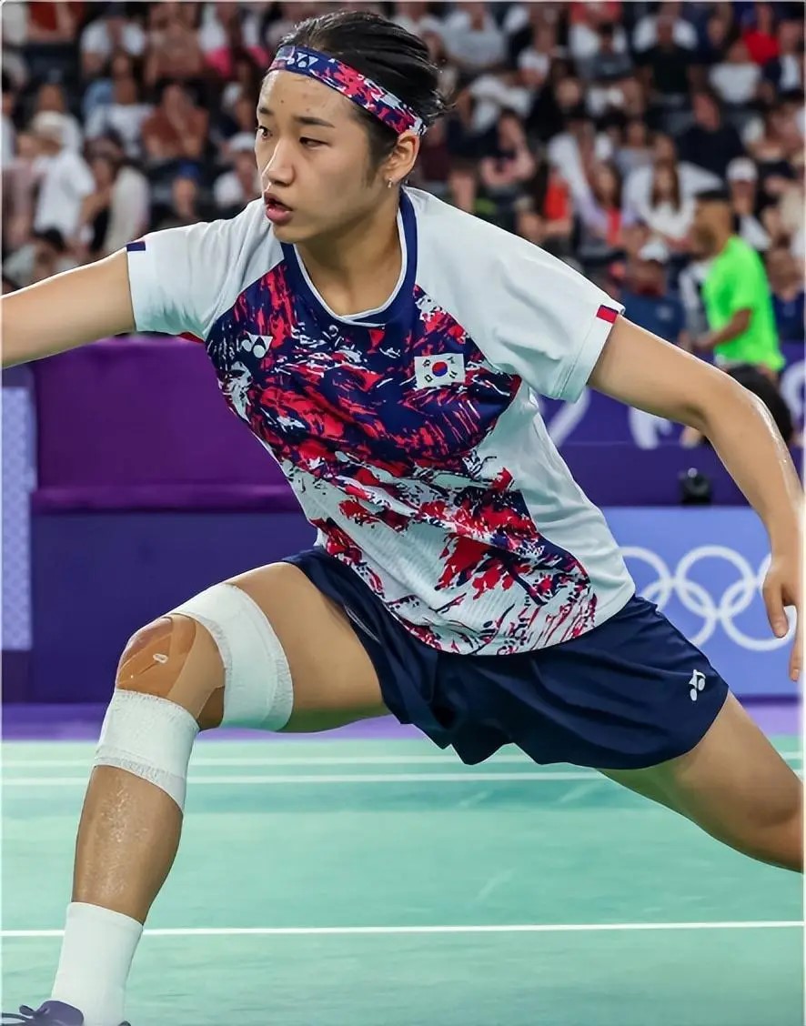 ▲ 한국 여자 배드민턴 대표팀은 지난 2월 아시아단체선수권대회에서 사상 첫 우승을 합작해 절정의 기세를 유지하고 있다. 아울러 '에이스' 안세영(사진)이 2년 전과는 차원이 다른 거인이 됐다. 안세영은 지난 12일 폐막한 아시아선수권에서 여자단식 정상에 올라 올림픽과 세계선수권, 아시안게임에 이어 아시아선수권까지 석권하는 '커리어 그랜드슬램'을 달성했다. 여기에 세계 18위 김가은과 20위 심유진 등 단식 준척 자원이 여제 뒤를 떠받치고 있다. 복식에서도 공희용이 빠지긴 했지만 세계 3위 이소희-백하나 조가 건재하고 가파른 성장세의 12위 정나은-이연우 조도 출격을 꾀하고 있다. ⓒ 중국 '소후'