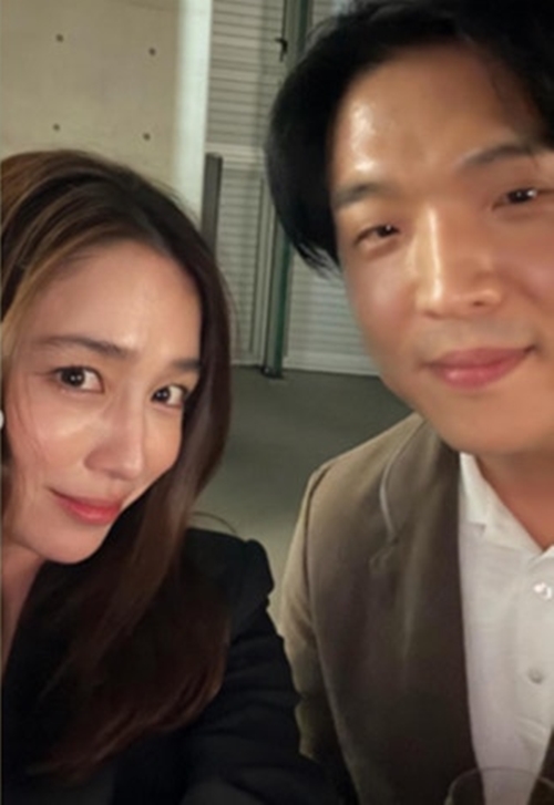 이민정, '와인 바꿔치기'에도..당당하게 모수 안성재와 투샷 공개