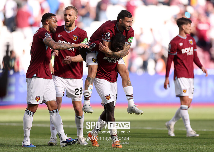 ▲ 극장 골 한 방에 순위표는 다시 냉혹하게 재편됐다. 벼랑 끝에 선 토트넘과 웨스트햄의 운명이 몇 분 사이 뒤집히며 프리미어리그 잔류 전쟁은 한층 더 잔인한 국면으로 빨려들었다.