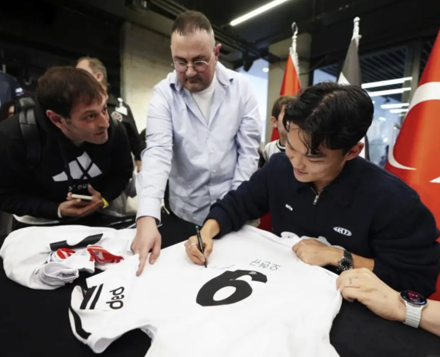 "호날두라도 된 줄" 조롱 역전…韓 축구 극찬 떴다! "오현규 스트라이커로 확고한 신뢰 얻었다”