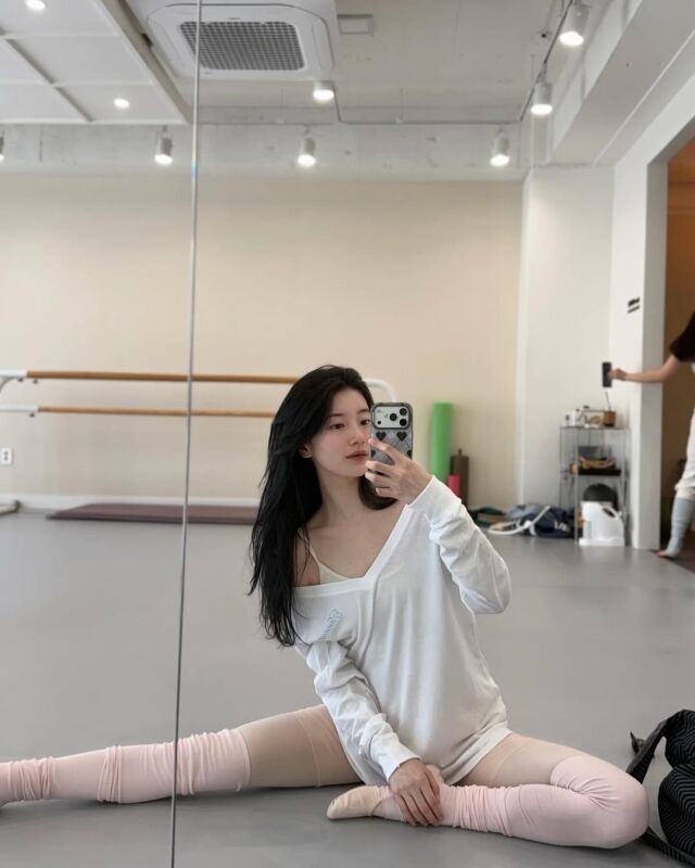 수지, 발레하더니 '뼈말라' 됐네…완벽한 180도 다리 찢기까지