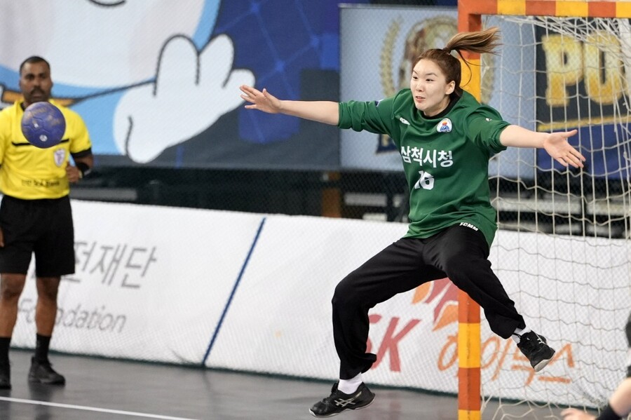 역시 국가대표 골키퍼 '15세이브' 박새영 MVP...삼척시청, 6년 연속 H리그 여자부 챔프전 진출