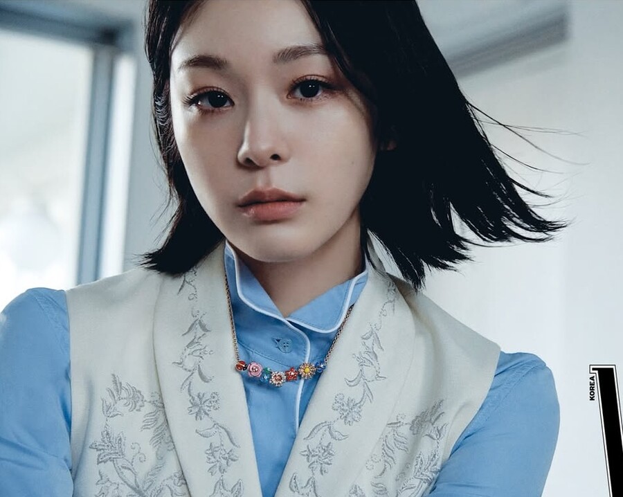 ▲ 김연아가 단발머리로 변신해 눈길을 끌었다. 출처|패션 매거진 'W KOREA' 공식 SNS
