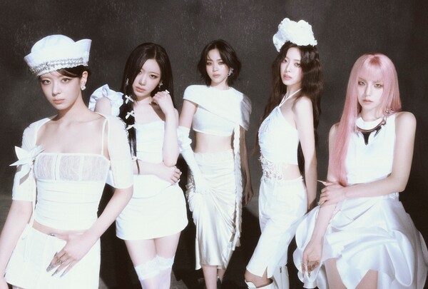 ▲ 5월 18일 오후 6시 새 미니 앨범 '모토'를 발표하는 있지가 콘셉트 사진을 추가로 공개했다. 있지는 앨범 발매일 오후 5시 카운트다운 라이브를 진행한다. 제공|JYP엔터테인먼트