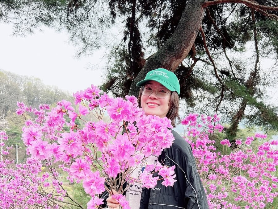 오연수, '진달래 꺾기' 의혹 곧바로 해명…"꺾으면 안되죠"