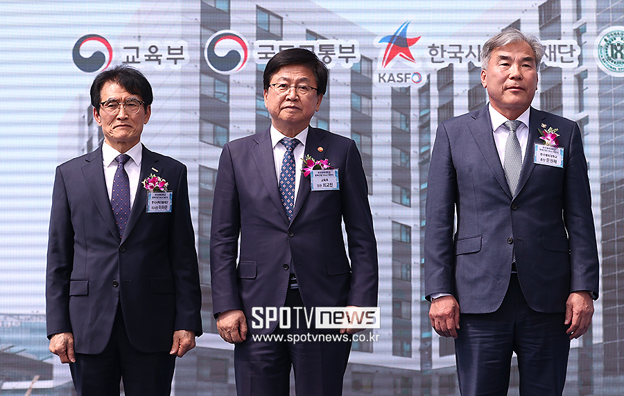 ▲ 이하운 이사장 최교진 장관 문원재 총장 ⓒ곽혜미 기자