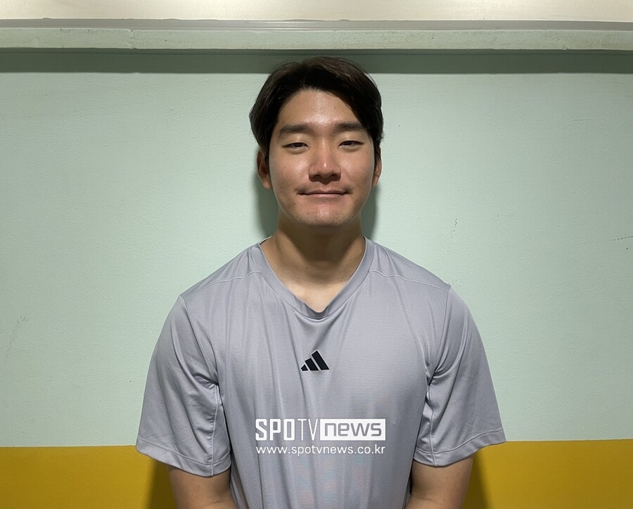 천재 유격수, 잠실 왕자에게 조용히 수비 알려주고 갔다?…안재석 "선배님 칭찬에 정말 기뻤다"
