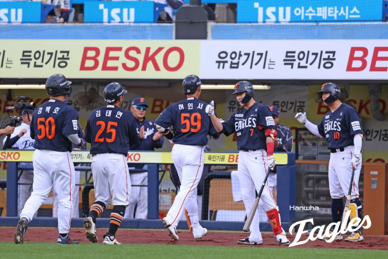 한화 꼴찌 추락 위기? 작년 준우승팀이 어쩌다…뼈아픈 역전패→10위 롯데와 단 0.5게임 차